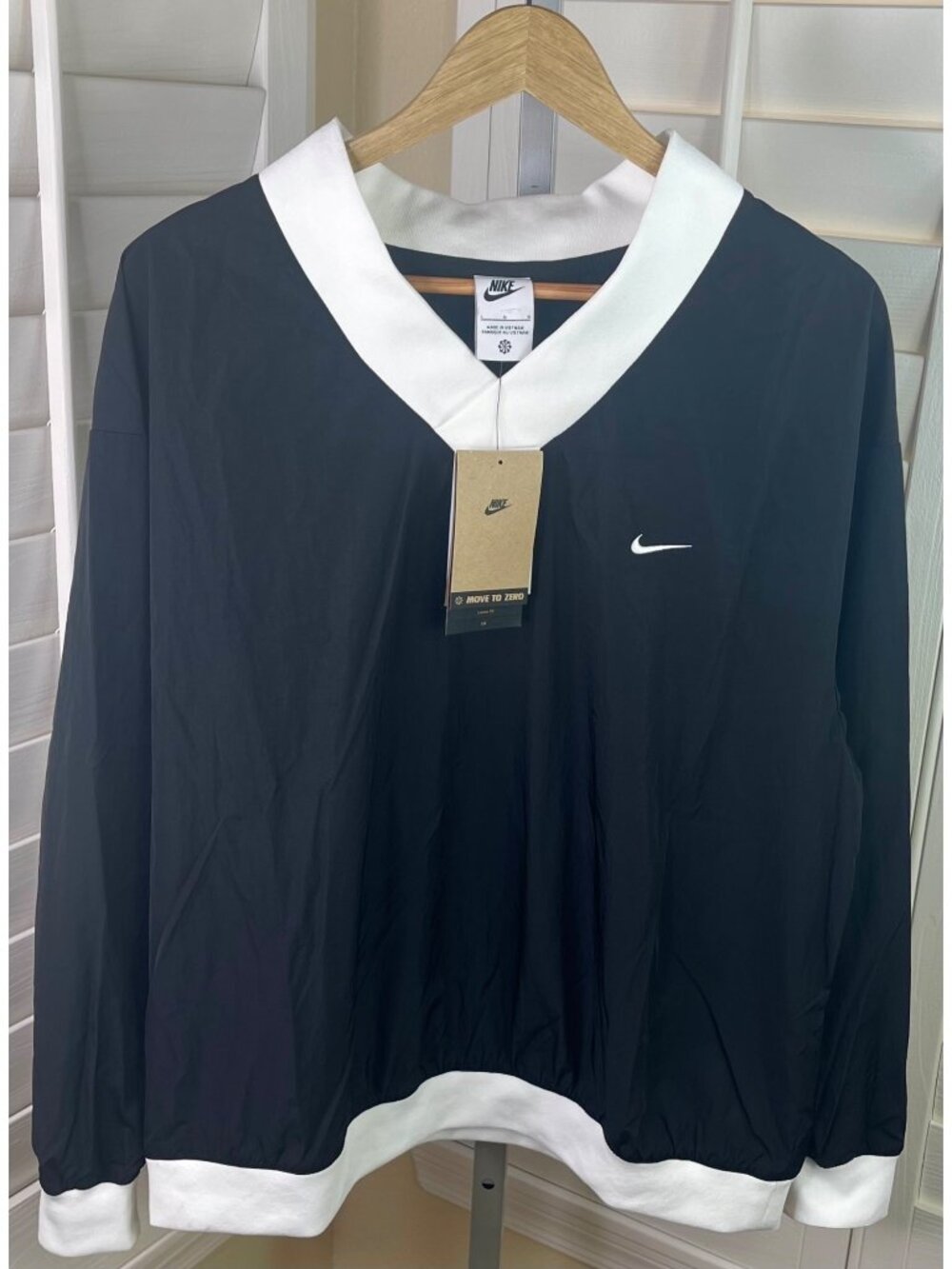 Nike UPF 40+ Protection Loose Fit Black/White LS Pullover FV7649-010 - Women’s L
